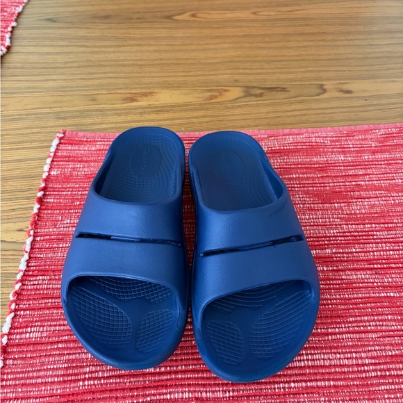 OOFOS OOahh Slide Sandal Navy Unisex M-4. W-6 - Picture 2 of 6